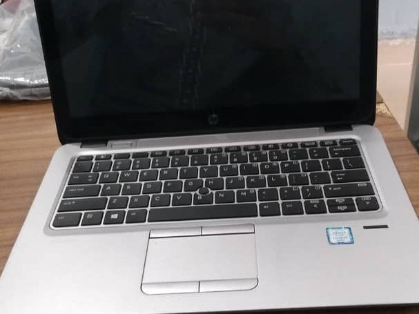 HP EliteBook 820, Ordinateurs - Moniteurs, Conakry