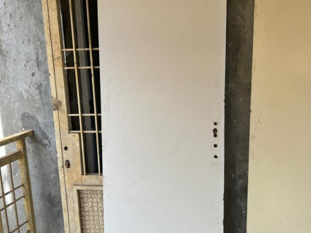 Différentes Portes, Portes - Fenêtres, Conakry