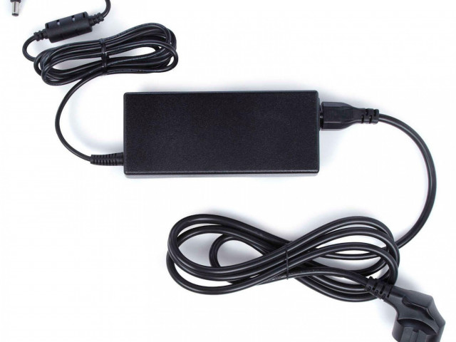 Différents Chargeurs, Ordinateurs - Moniteurs, Conakry