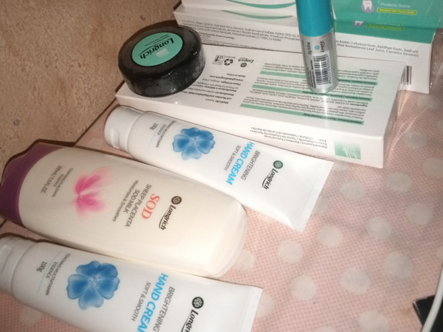 Différents Cosmétiques Longrich, Parfumerie - Cosmétique, Conakry