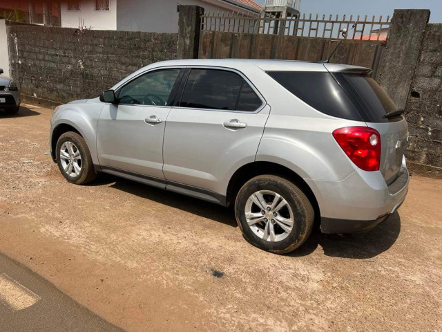 Chevrolet Equinox, Voitures, Conakry