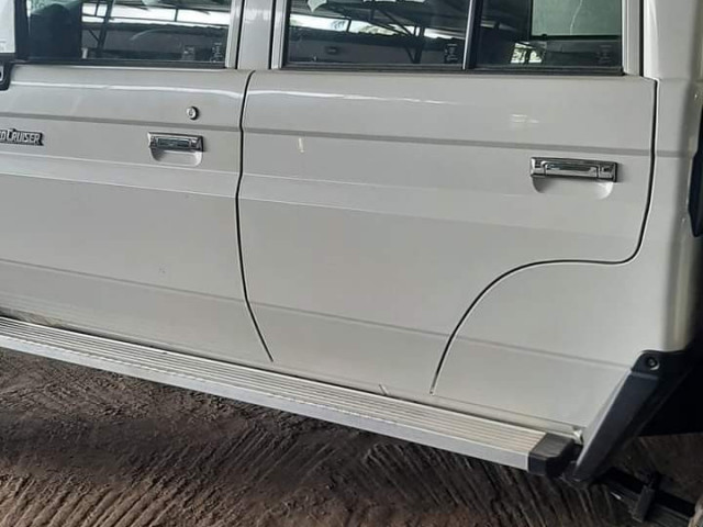 Toyota Land Cruiser, Voitures, Conakry
