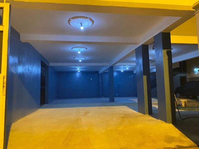 Bâtiment à Lambanyi, Maisons, Conakry