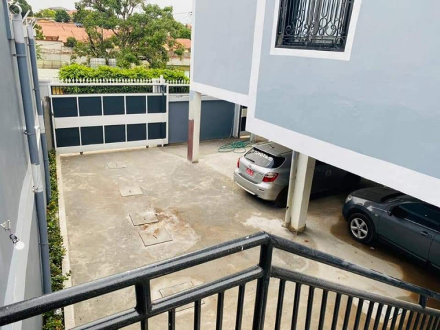 Bâtiment à Lambanyi, Maisons, Conakry