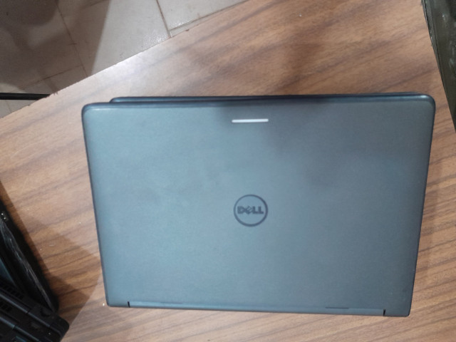 Différents Dell Latitude 3160, Ordinateurs - Moniteurs, Conakry