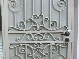 Différents Portails, Portes - Fenêtres, Conakry