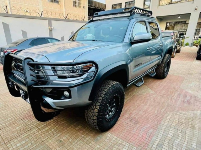 Toyota Tacoma, Voitures, Conakry