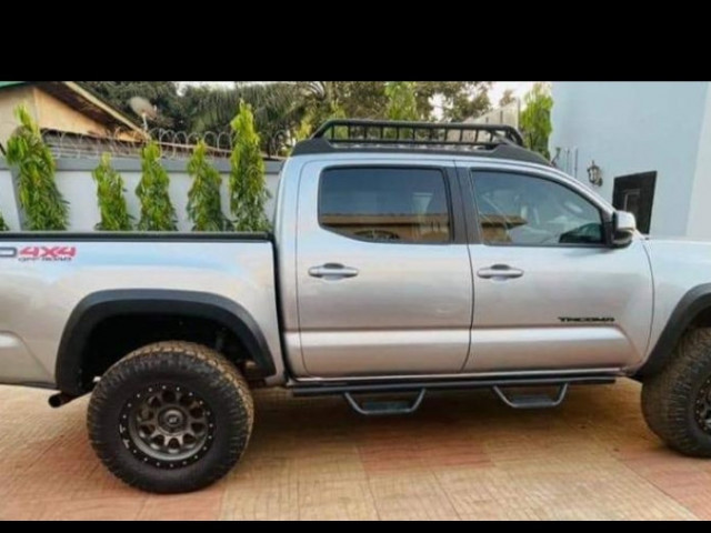Toyota Tacoma, Voitures, Conakry