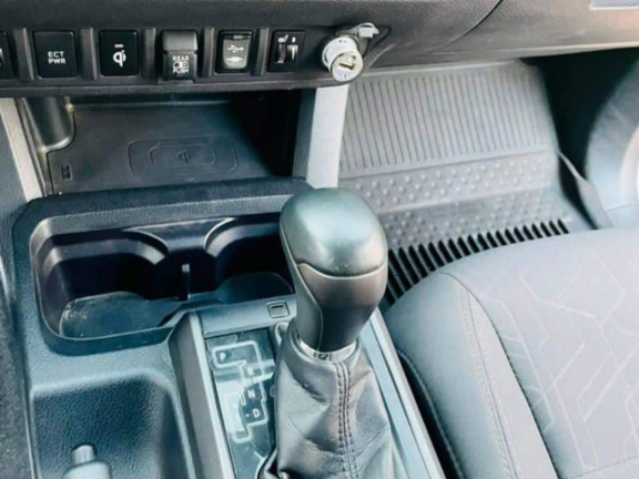 Toyota Tacoma, Voitures, Conakry