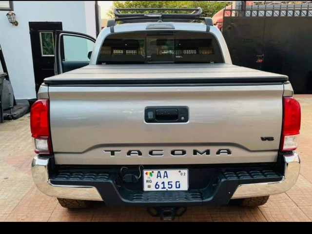 Toyota Tacoma, Voitures, Conakry