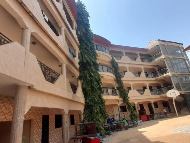 Bâtiment à Nongo, Locaux Commerciaux, Conakry