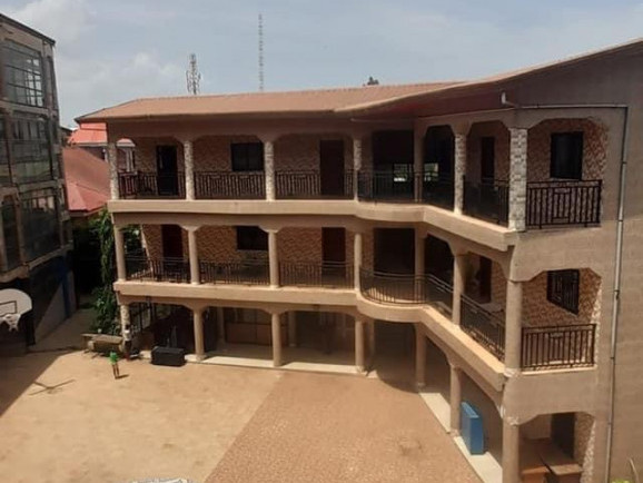 Bâtiment à Nongo, Locaux Commerciaux, Conakry
