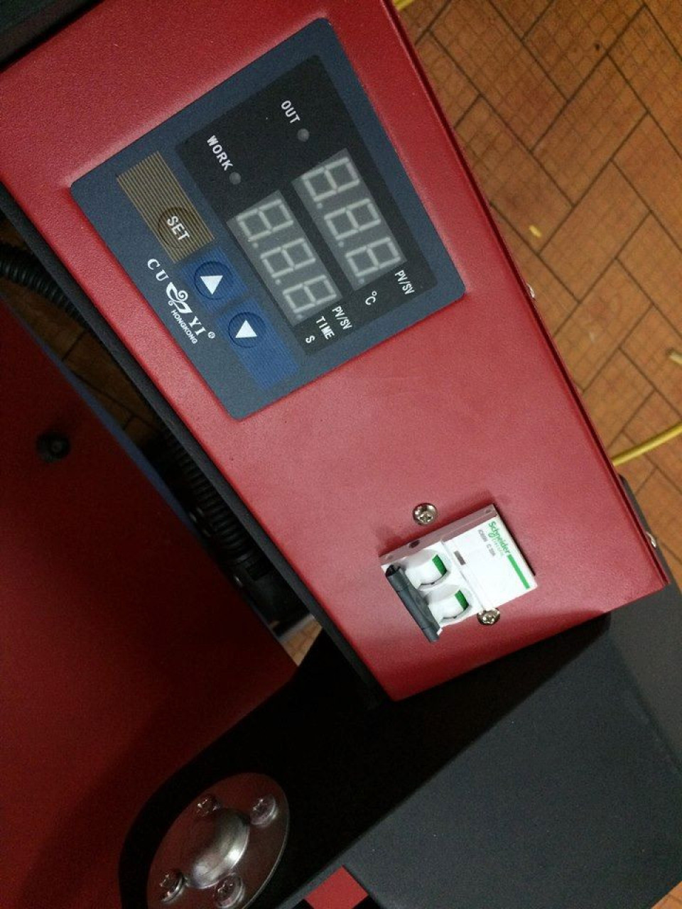 Presse à Chaud Cuyi, Électroniques de Bureau, Conakry