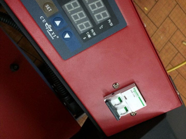Presse à Chaud Cuyi, Électroniques de Bureau, Conakry