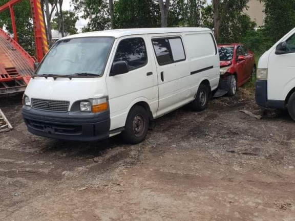 Différents Toyota Hiace, Camions - Autobus, Conakry