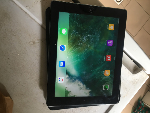 Apple iPad, Tablettes, Conakry