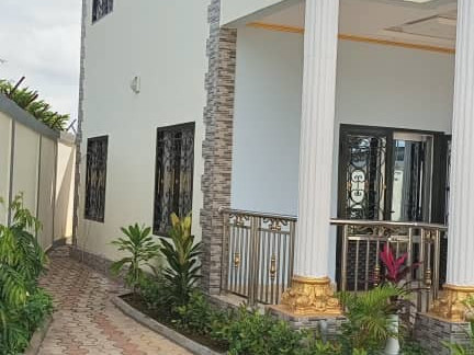 Bâtiment à Dabompa, Maisons, Conakry