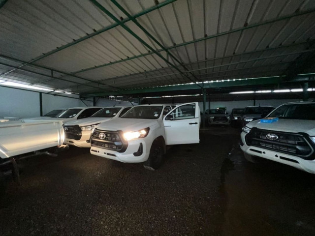 Toyota Hilux, Voitures, Conakry