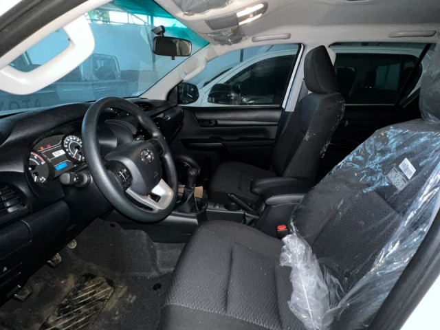 Toyota Hilux, Voitures, Conakry