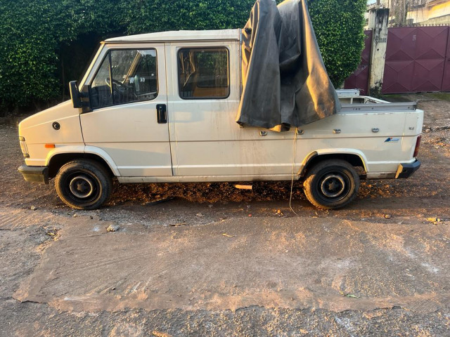 Peugeot J5, Voitures, Conakry