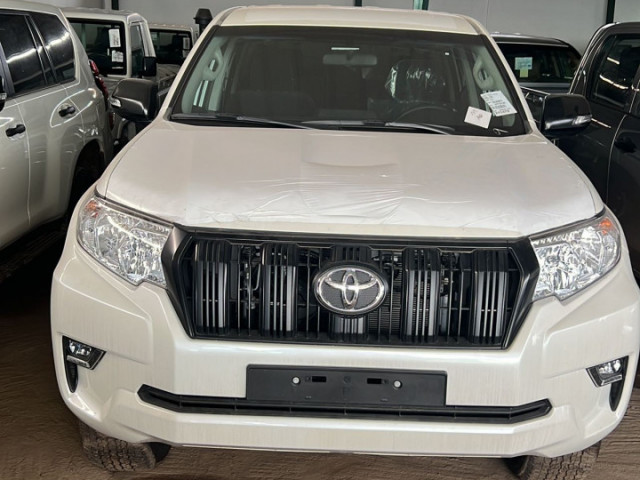 Toyota Land Cruiser Prado, Voitures, Conakry