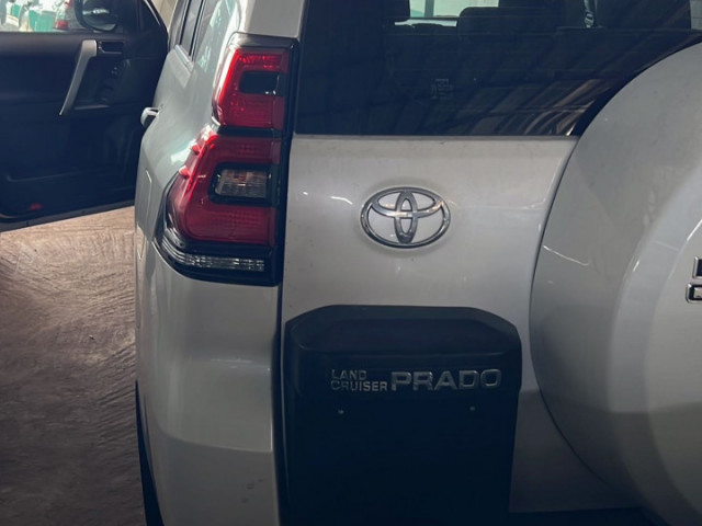 Toyota Land Cruiser Prado, Voitures, Conakry