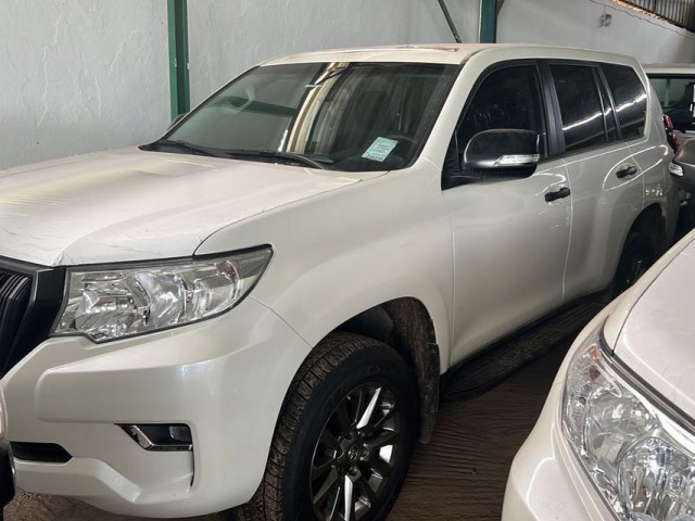 Toyota Land Cruiser Prado, Voitures, Conakry