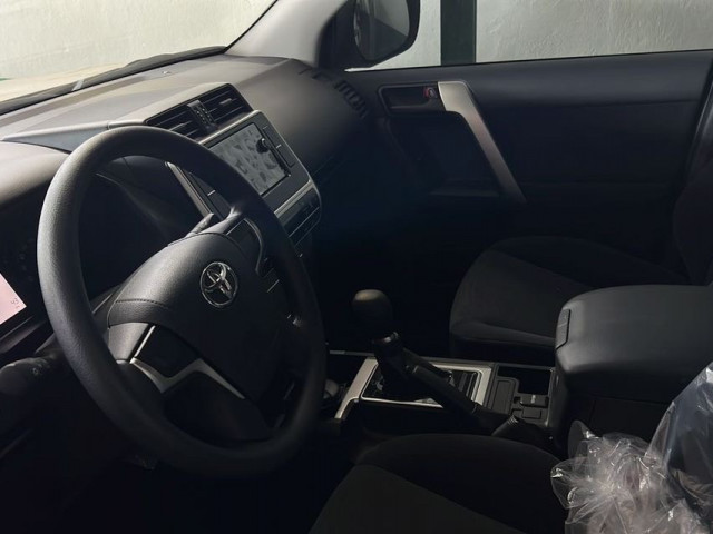 Toyota Land Cruiser Prado, Voitures, Conakry
