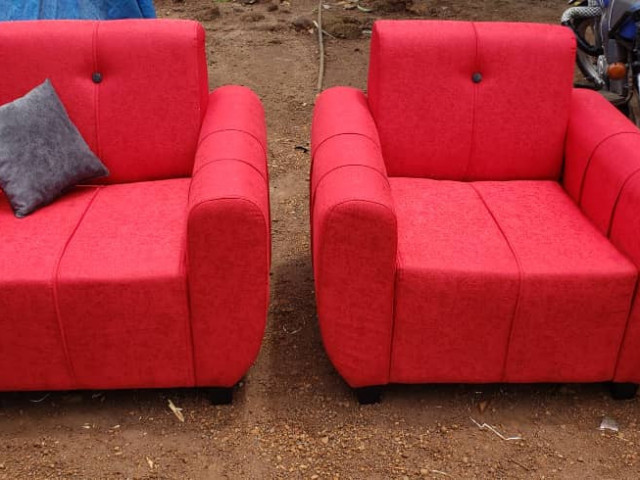 Différents Fauteuils, Lits - Fauteuils, Conakry