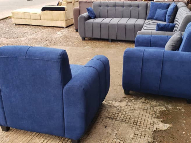 Différents Fauteuils, Lits - Fauteuils, Conakry