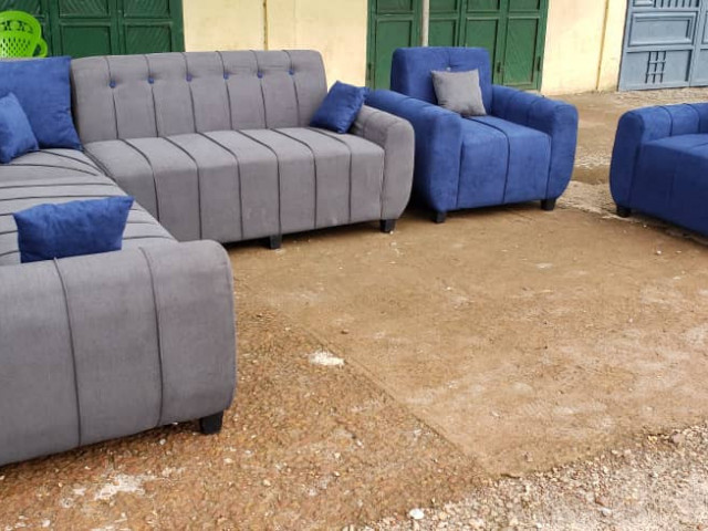 Différents Fauteuils, Lits - Fauteuils, Conakry