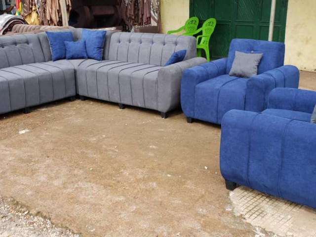 Différents Fauteuils, Lits - Fauteuils, Conakry