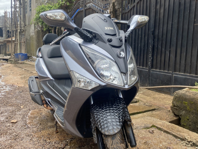 SYM GTS 250i, Motos - Scooters, Conakry