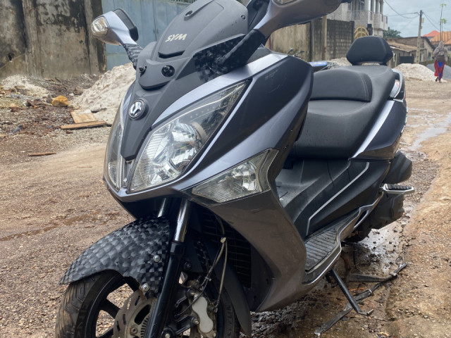 SYM GTS 250i, Motos - Scooters, Conakry