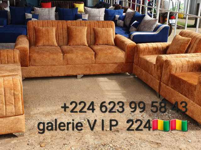 Différents Fauteuils, Lits - Fauteuils, Conakry