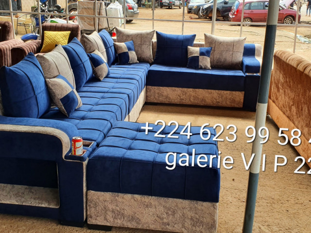 Différents Fauteuils, Lits - Fauteuils, Conakry