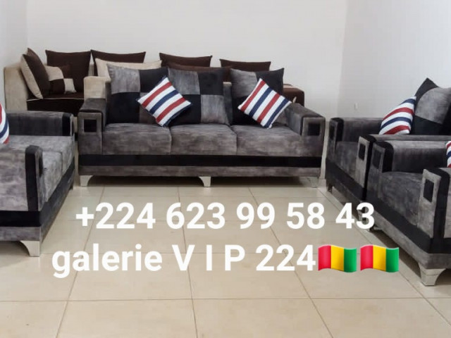 Différents Fauteuils, Lits - Fauteuils, Conakry