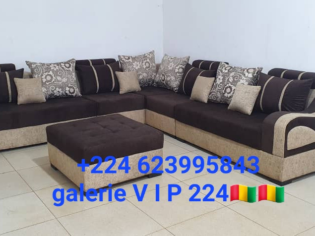Différents Fauteuils, Lits - Fauteuils, Conakry