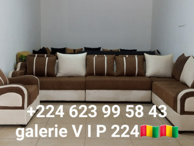 Différents Fauteuils, Lits - Fauteuils, Conakry