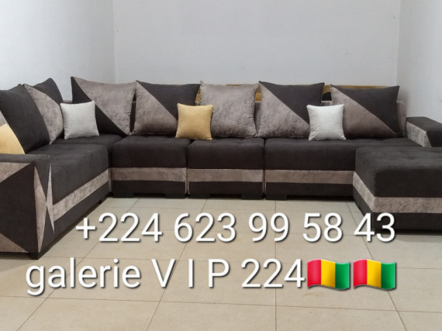 Différents Fauteuils, Lits - Fauteuils, Conakry