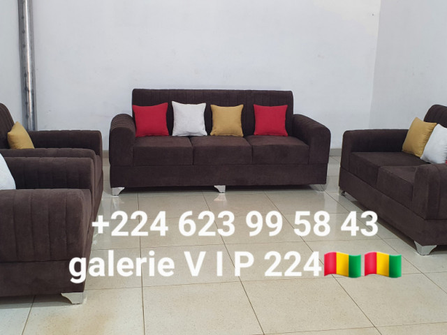 Différents Fauteuils, Lits - Fauteuils, Conakry