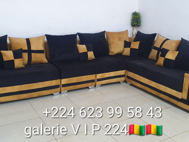 Différents Fauteuils, Lits - Fauteuils, Conakry