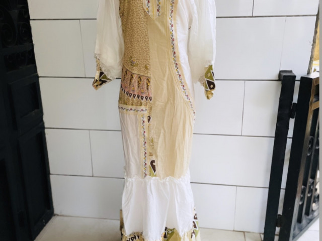 Différents Djelabas, Vêtements, Conakry