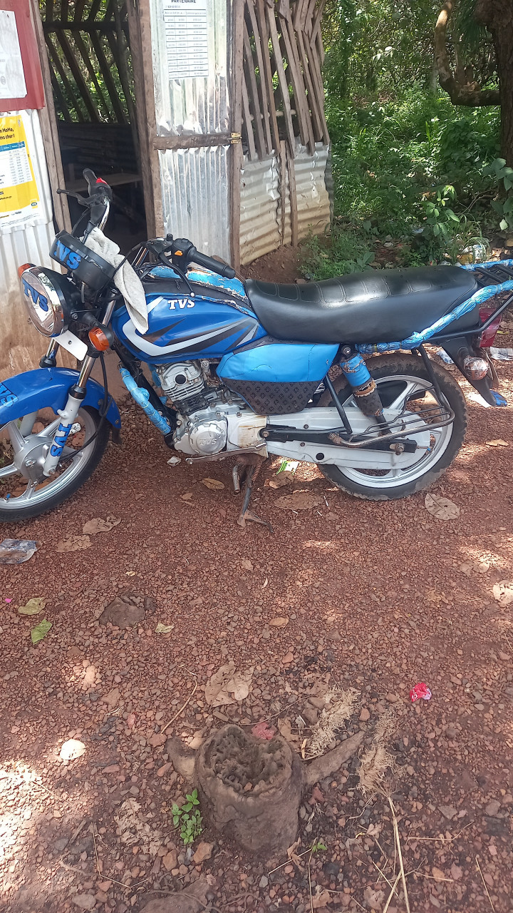 TVS  HLX 125, Motos - Scooters, Boké