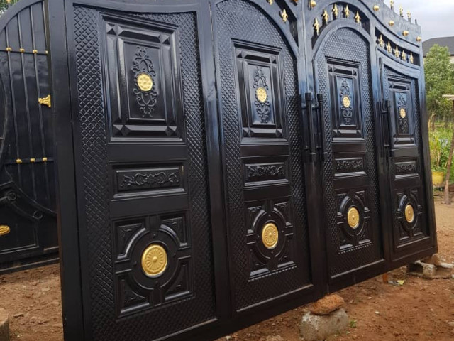 Différentes Portes, Portes - Fenêtres, Conakry