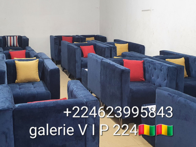 Différents Fauteuils, Lits - Fauteuils, Conakry
