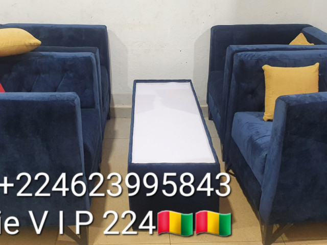 Différents Fauteuils, Lits - Fauteuils, Conakry