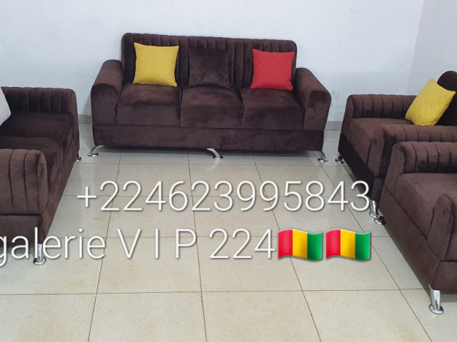 Différents Fauteuils, Lits - Fauteuils, Conakry