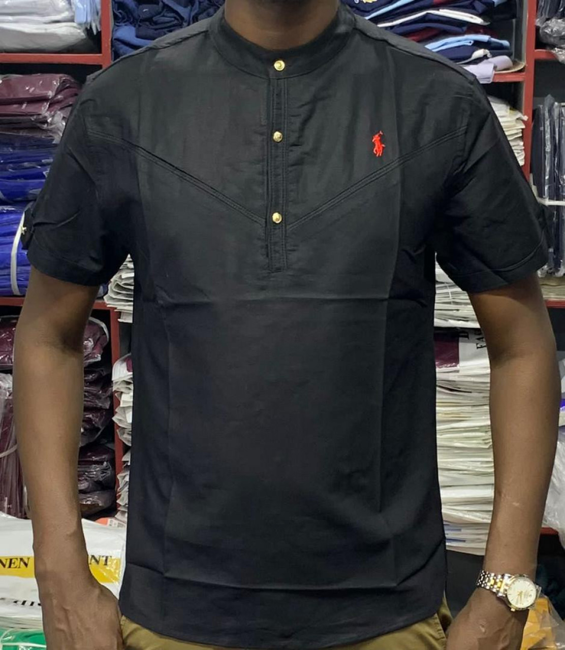 Différents Vêtements, Vêtements, Conakry