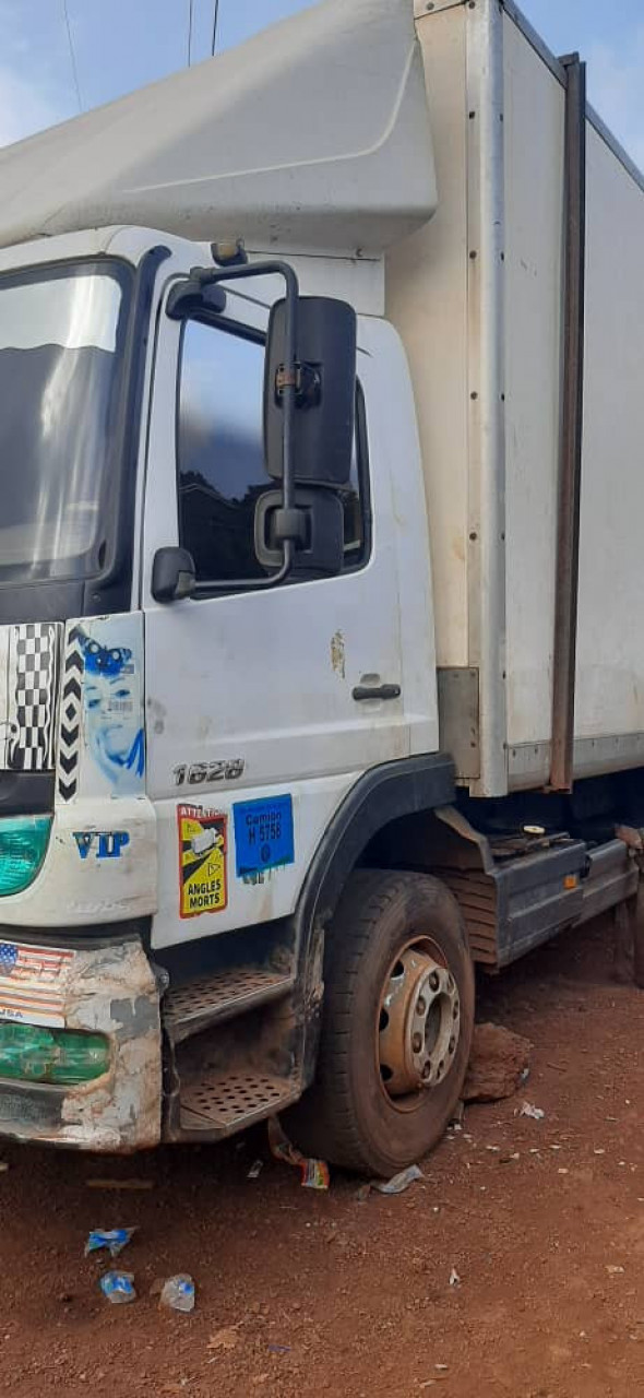 Mercedes-Benz Actros, Camions - Autobus, Conakry